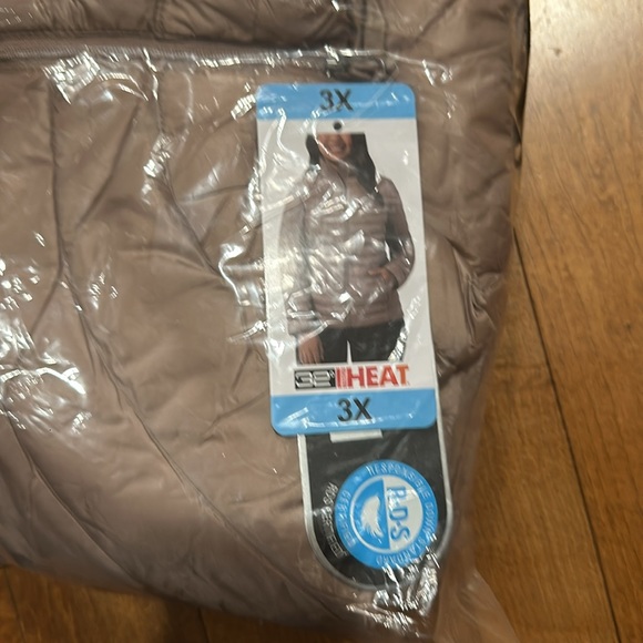 NWT 32 Degrees Ladies' Down Jacket - Picture 6 of 7